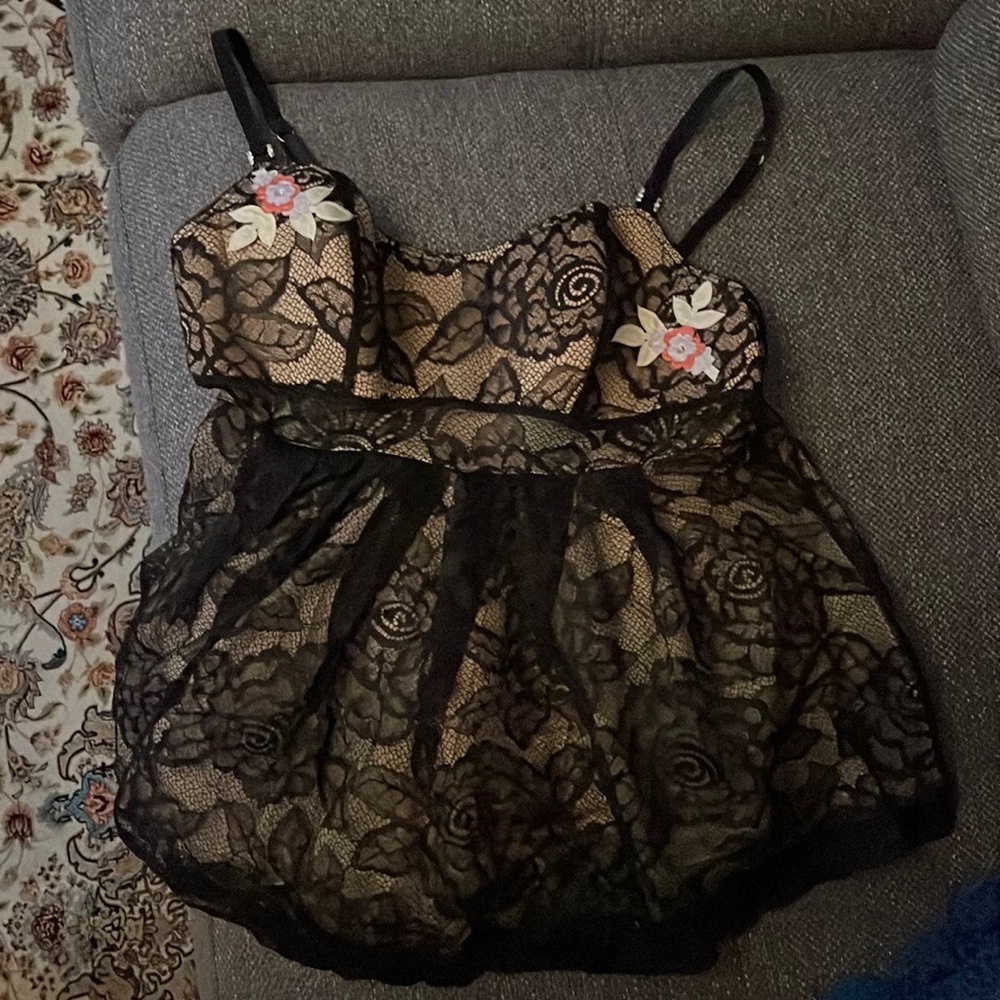 Pleasure state white label black lace chemise size large